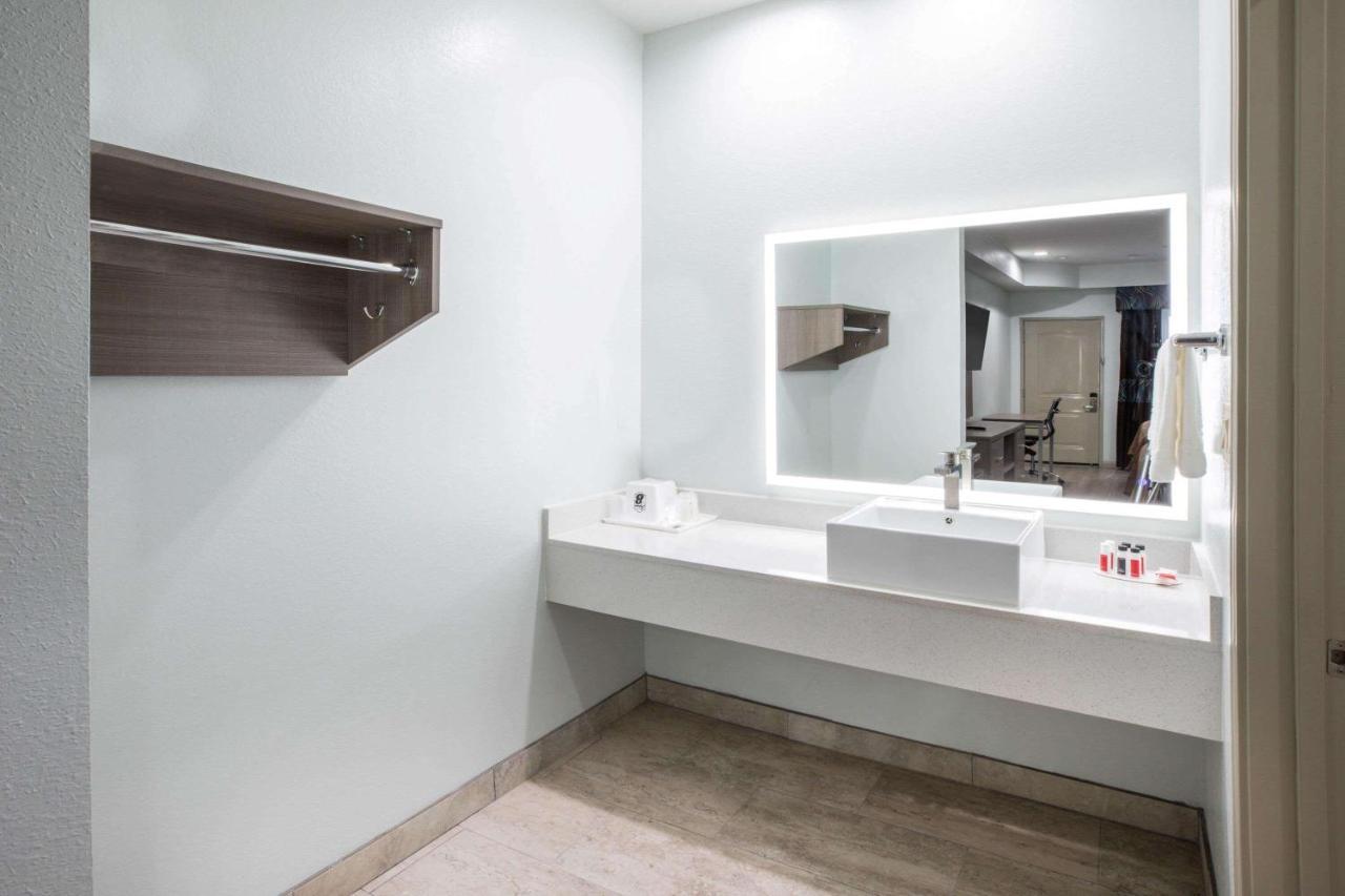 Super 8 By Wyndham Humble Houston Fallcreek Buitenkant foto